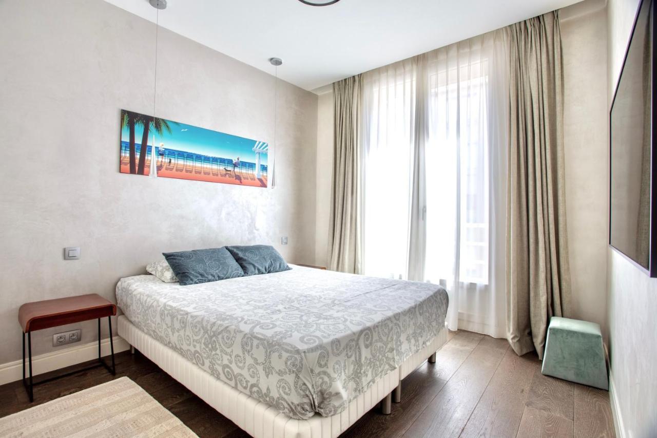 Leilighet Luxurious 2 Bedrooms Apartment, 30 Meter From *