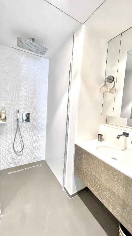 Leilighet Luxurious 2 Bedrooms Apartment, 30 Meter From